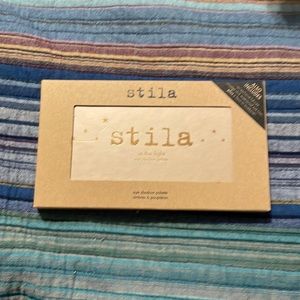 Stila In The Light palette like new